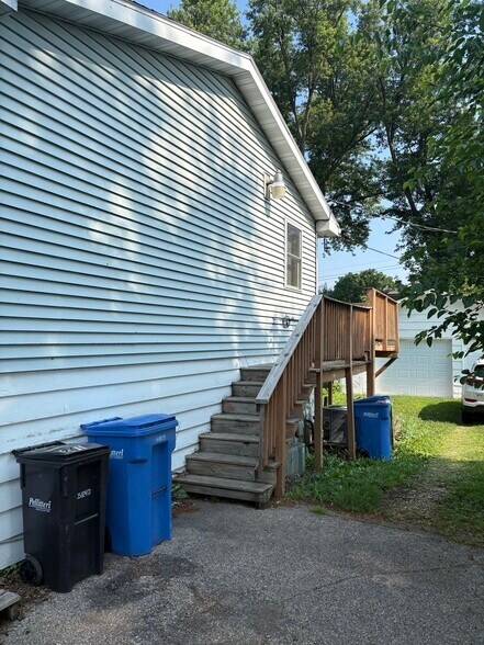 Building Photo - 241 Prairie View St