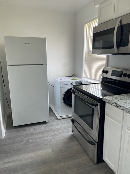 Building Photo - 35 N Idlewild St