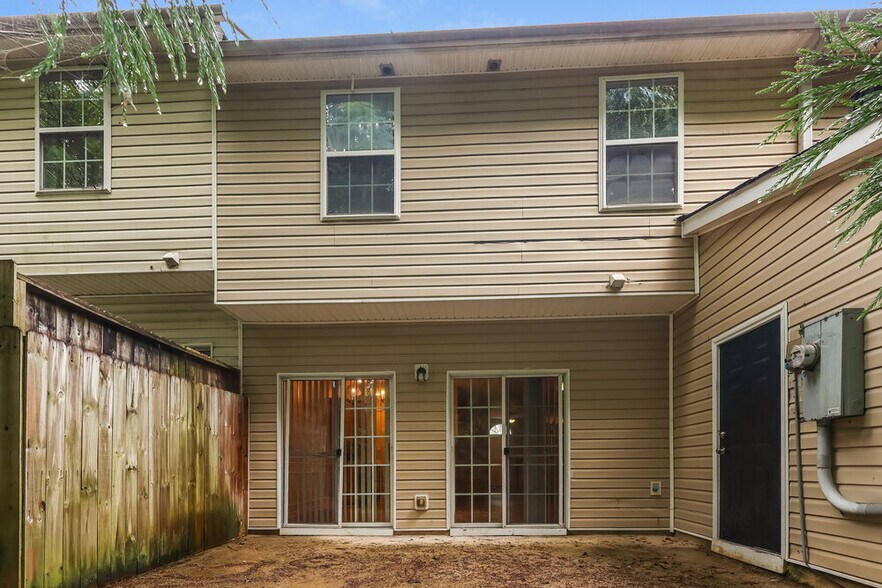 Building Photo - 713 Celeste Ln