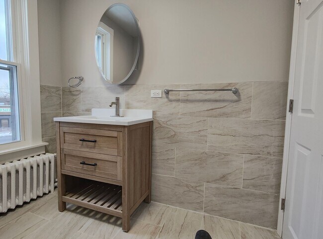 Building Photo - 3 Bedroom Apartment - Kingston, NY