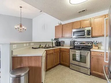 Building Photo - 1070 Larkspur Ct