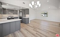 Building Photo - 424 Parkman Ave