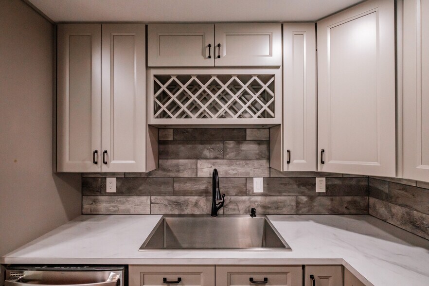 Building Photo - 401 Whittier St