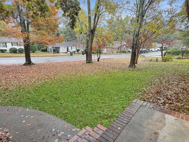Building Photo - Charming 3-Bedroom Brick Ranch with Large Fenced Yard in Heart of Gainesville