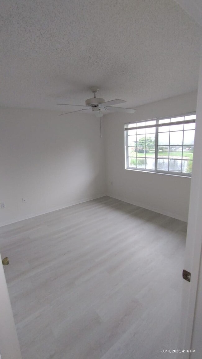 Building Photo - 4155 N Haverhill Rd