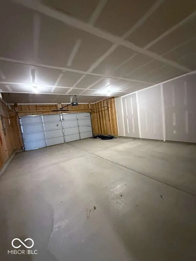 Building Photo - 6871 Seabiscuit Rd