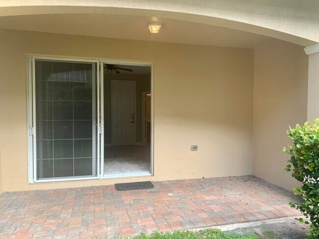 Building Photo - 4805 Sawgrass Breeze Dr