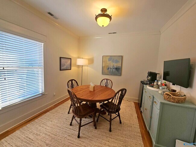 Building Photo - 3002 Brook Park Dr SE