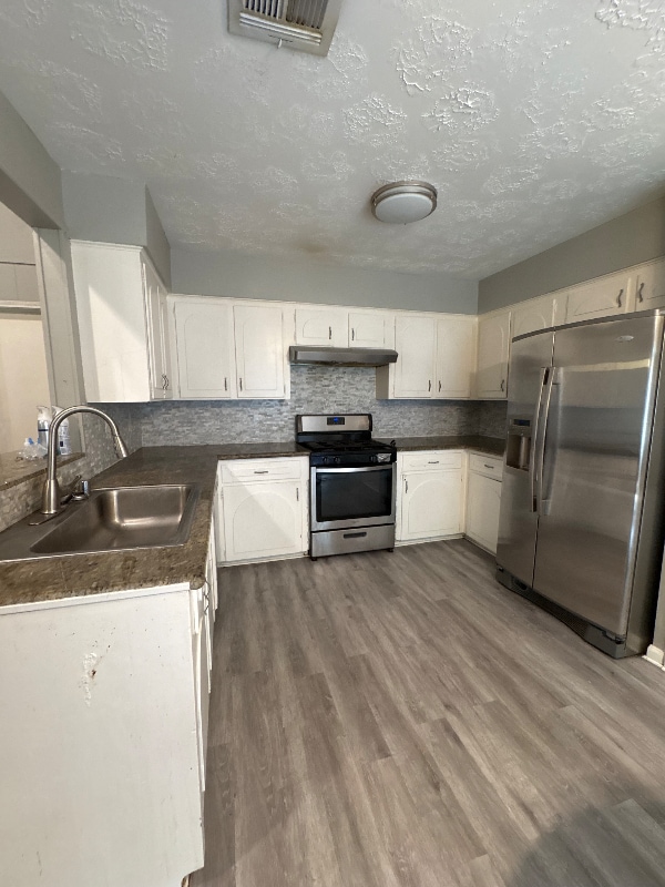 Building Photo - 318 Elm St