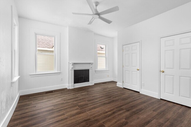 Building Photo - Where Vintage Vibes Meet Modern Mojo—Rent This Rare Historic 4BR/2BA Duplex in Norfolk’s Park Place