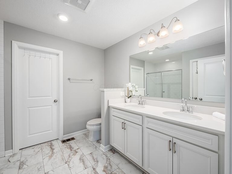 Building Photo - 9222 Ash Grove Dr
