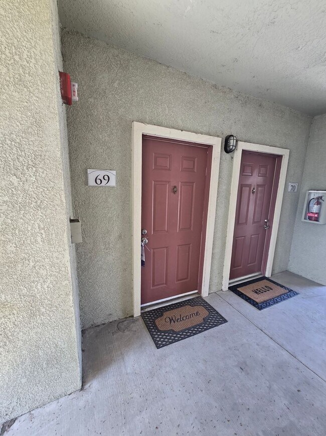 Building Photo - CANYON CREST CONDO