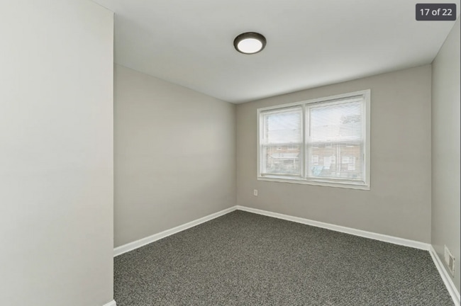 Building Photo - 4 Bedr4 Bedrooms in Parkville