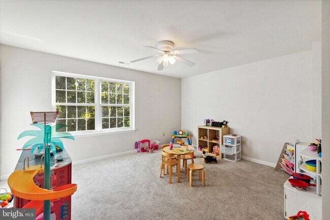 Building Photo - 535 Gerhard St