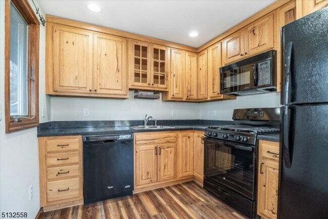 Building Photo - 9 Log Cabin Terrace