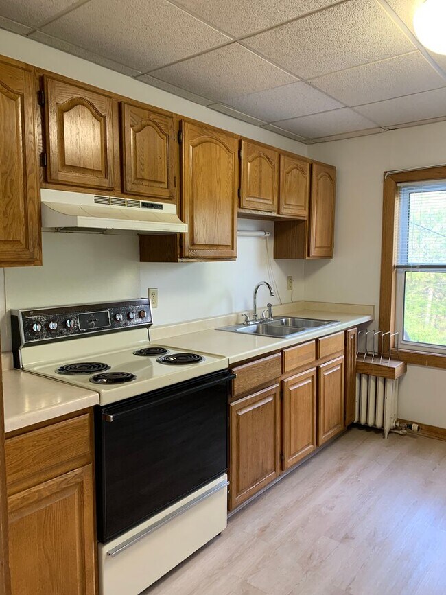 Building Photo - 2128-2130 E 2nd St