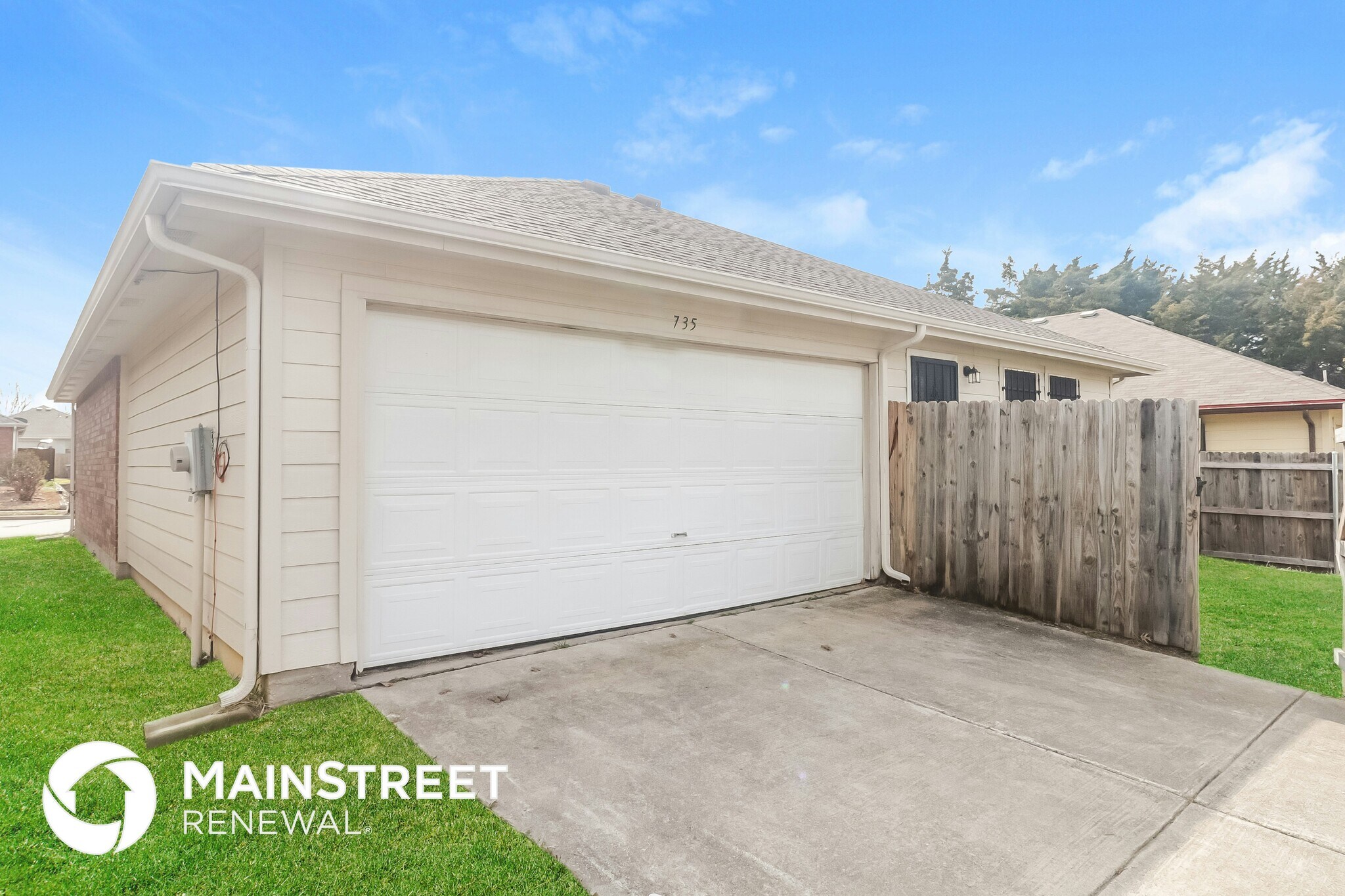 Building Photo - 735 Panola Dr