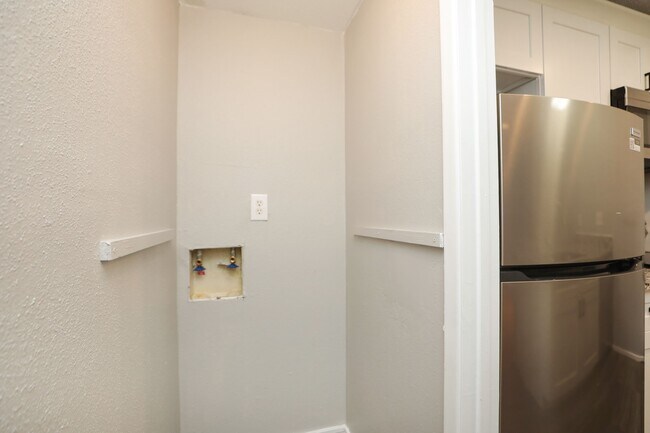 Building Photo - 2100 Wilcrest Dr