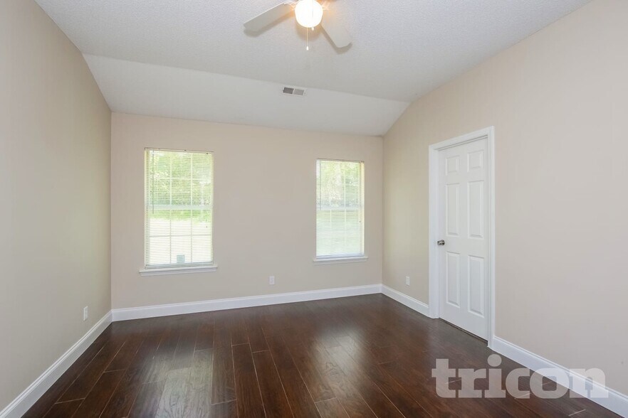 Building Photo - 3226 Twin Falls Ln