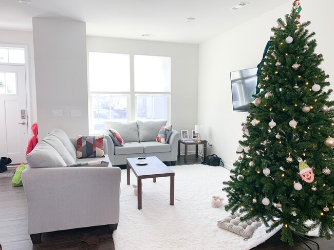 Building Photo - 4316 Summercrest Blvd