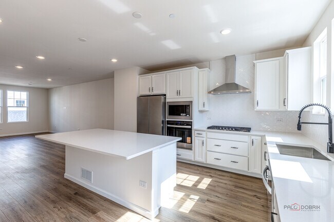 Building Photo - 157 Yorktown Ct