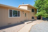 Building Photo - Country Living at its Best in Gilcrest