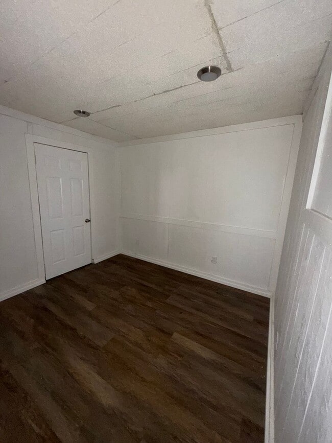 Building Photo - 3081 Sunrise St