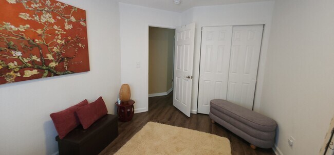 Building Photo - 5415 S Dunkirk Way