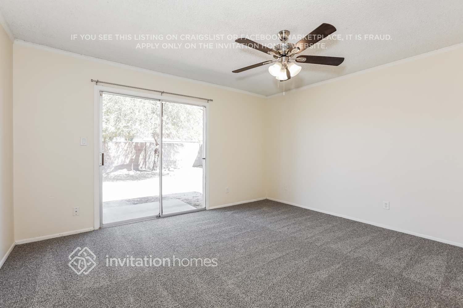 Building Photo - 726 W Laguna Azul Ave