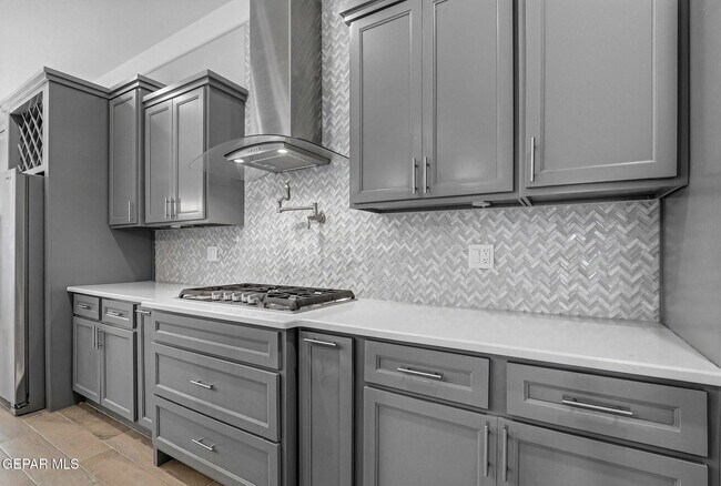 Building Photo - 13580 Lawkland St