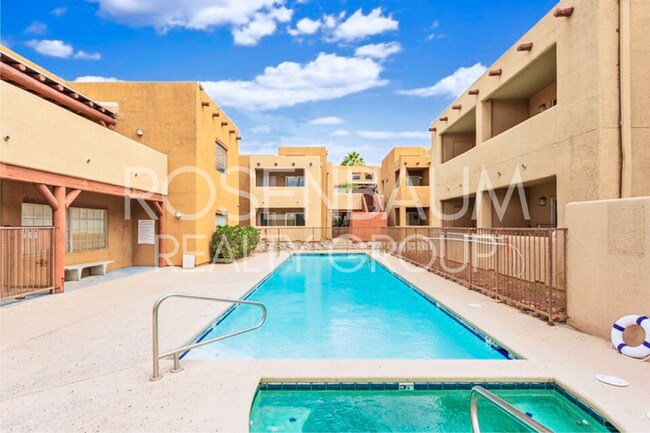 Building Photo - 1810 E Blacklidge Dr