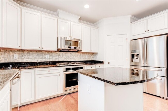 Building Photo - 3304 Ferncliff Ct