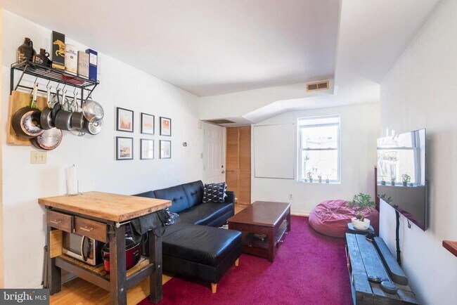 Primary Photo - 958 N 2nd St