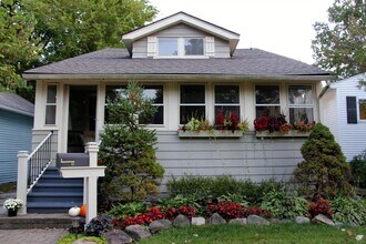 Building Photo - 3 BED 2 BATH BUNGALOW STYLE HOME IN FERNDALE ------ W. CHESTERFIELD