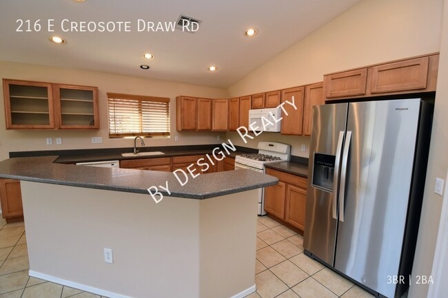 Building Photo - Corona De Tucson 3 Bed 2 Bath with Great V...