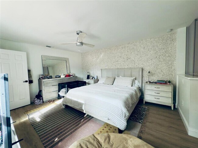 Building Photo - 8113 Breeze Cove Ln
