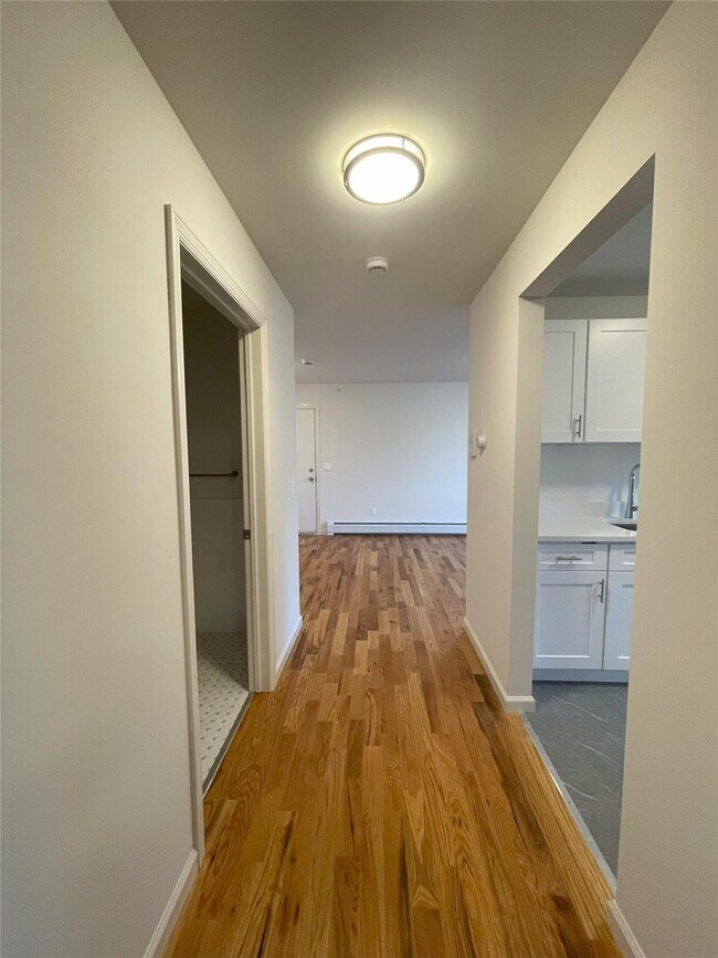 Building Photo - 3 Woods End Cir