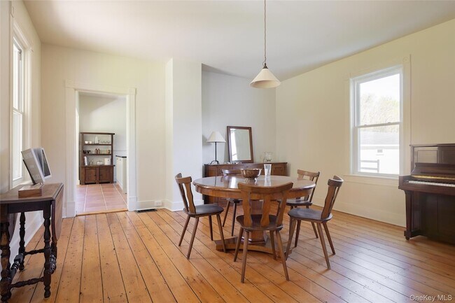 Building Photo - 1777 NY-9G