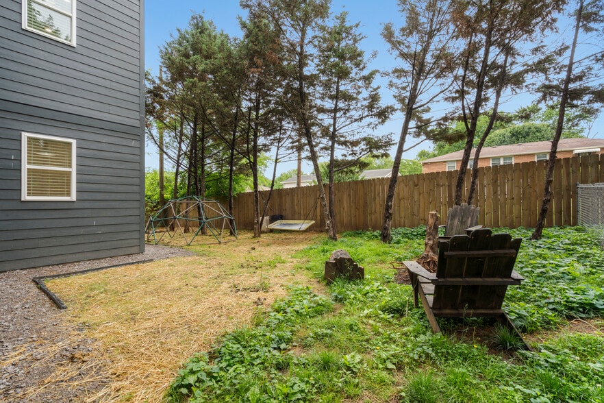 Building Photo - 530 Continental Dr