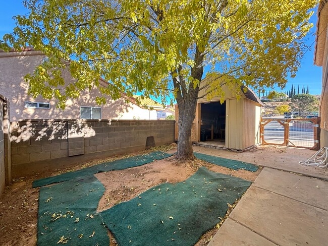 Building Photo - 3 Bed Home La Verkin