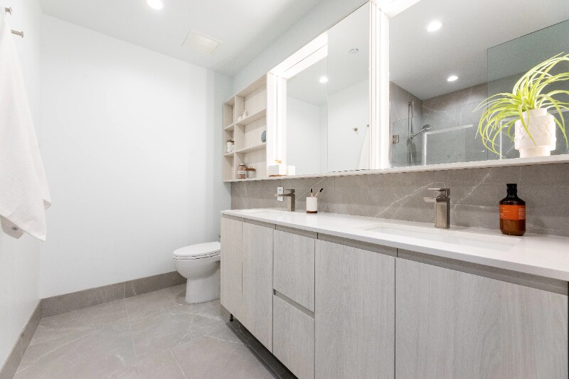 Building Photo - 382 N Union Ave