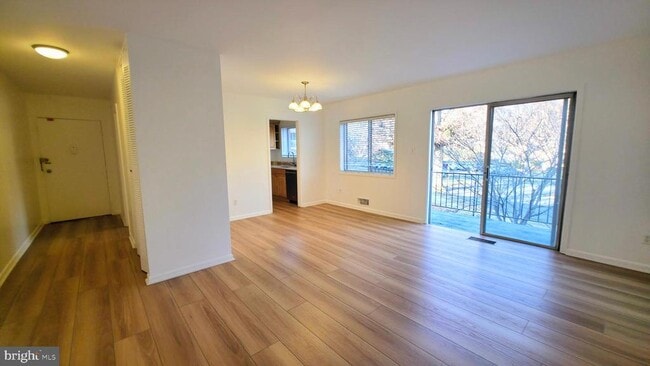 Building Photo - 10636 Montrose Ave