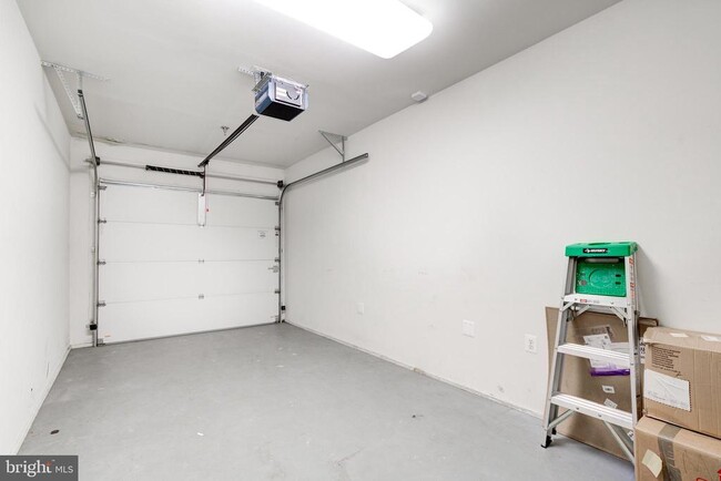 Building Photo - 1350 Monroe St NW