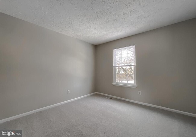 Building Photo - 4232 Drake Ct