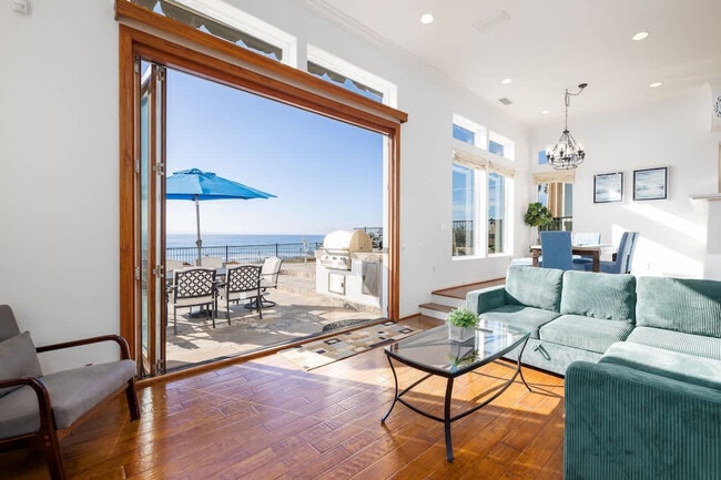 Building Photo - 125 Chinquapin Ave