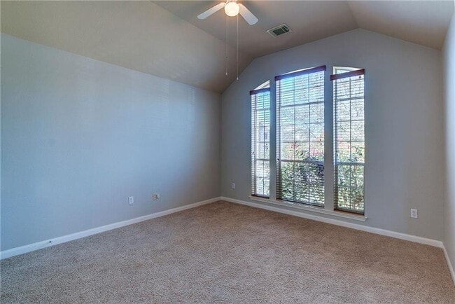 Building Photo - 120 Abbey Dr