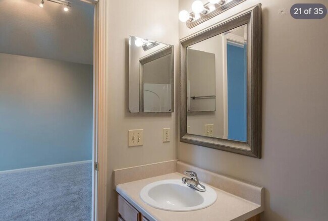 Building Photo - 5499 Glenchester Dr