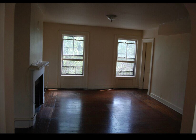 Building Photo - 40 Academy St