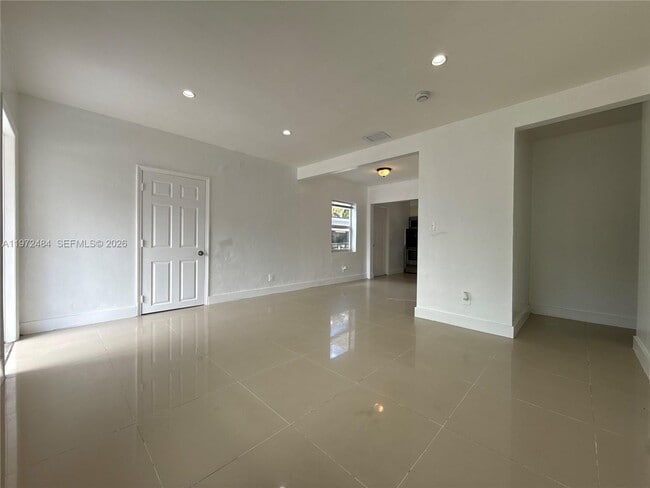 Building Photo - 911 NW 57th St