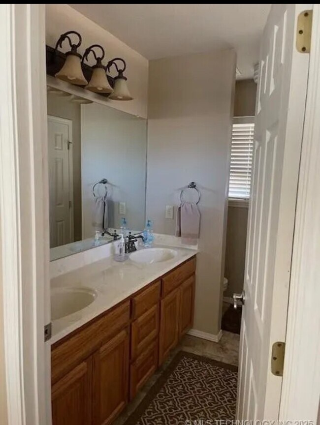 Building Photo - 8565 Lorene St